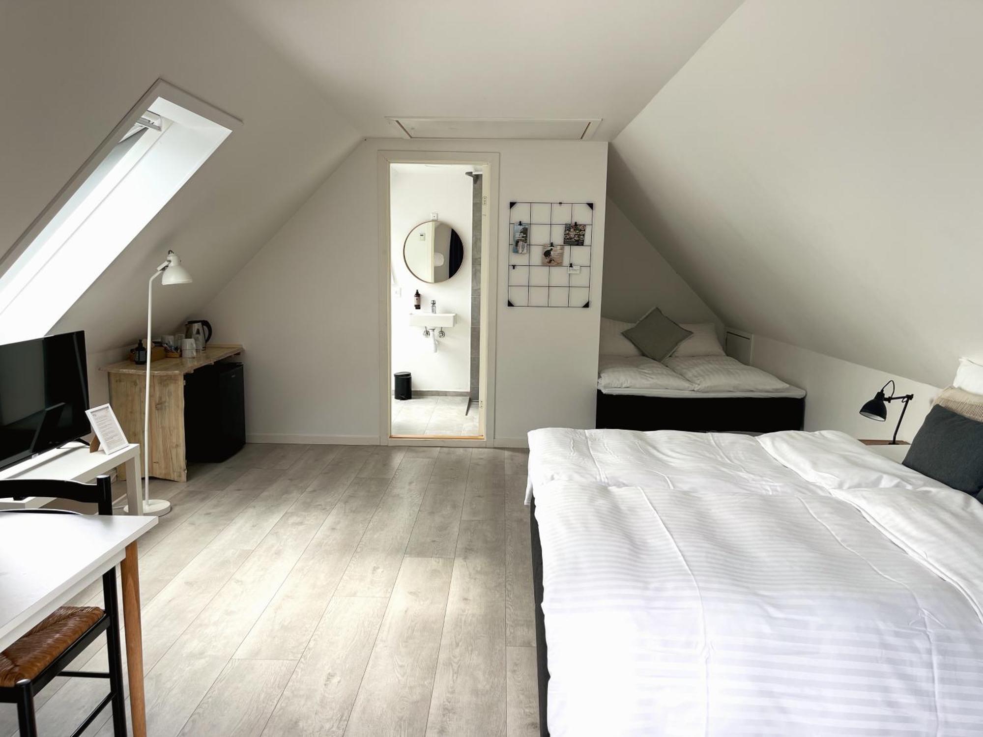 Kirsebaerkroen - The Inn Between Præstø Extérieur photo